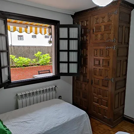 Apartment Pisazo En Pleno Centro De Santillana Con Terraza