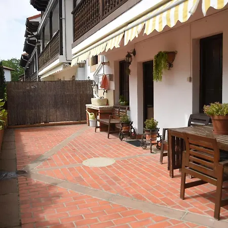 Pisazo En Pleno Centro De Santillana Con Terraza *